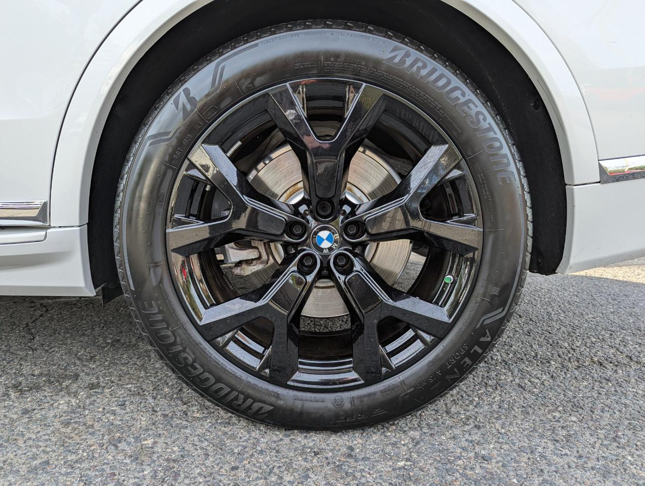 BMW X7 xDrive40i Sports Activity Vehicle 2023