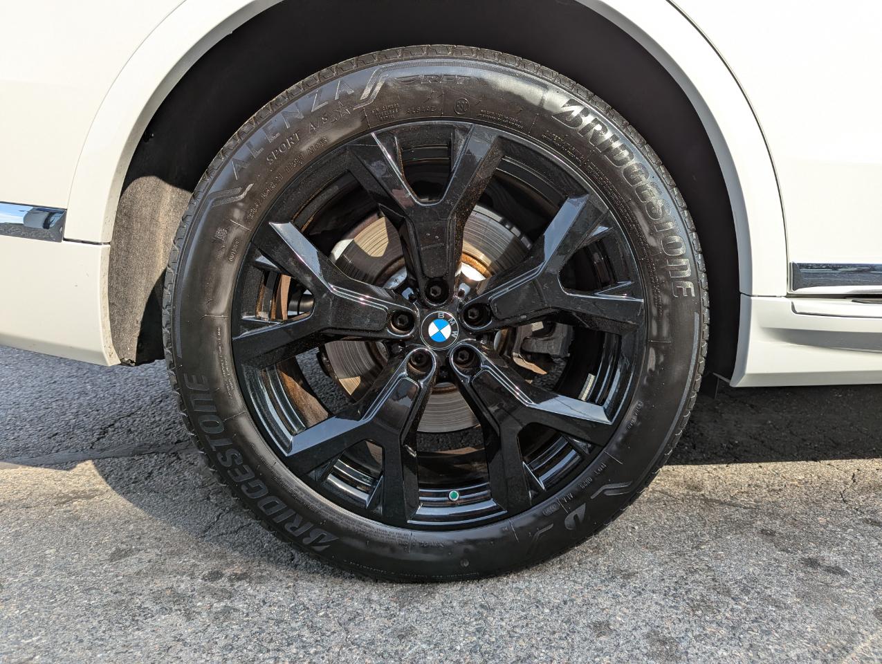 BMW X7 xDrive40i Sports Activity Vehicle 2023