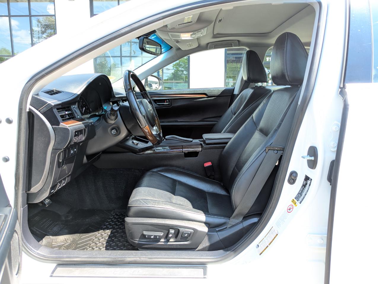 Lexus ES 350 4dr Sdn 2015