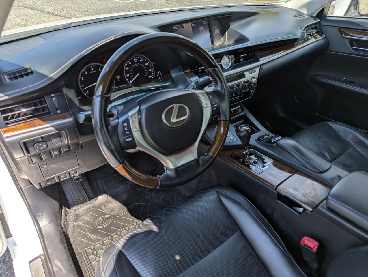 Lexus ES 350 4dr Sdn 2015