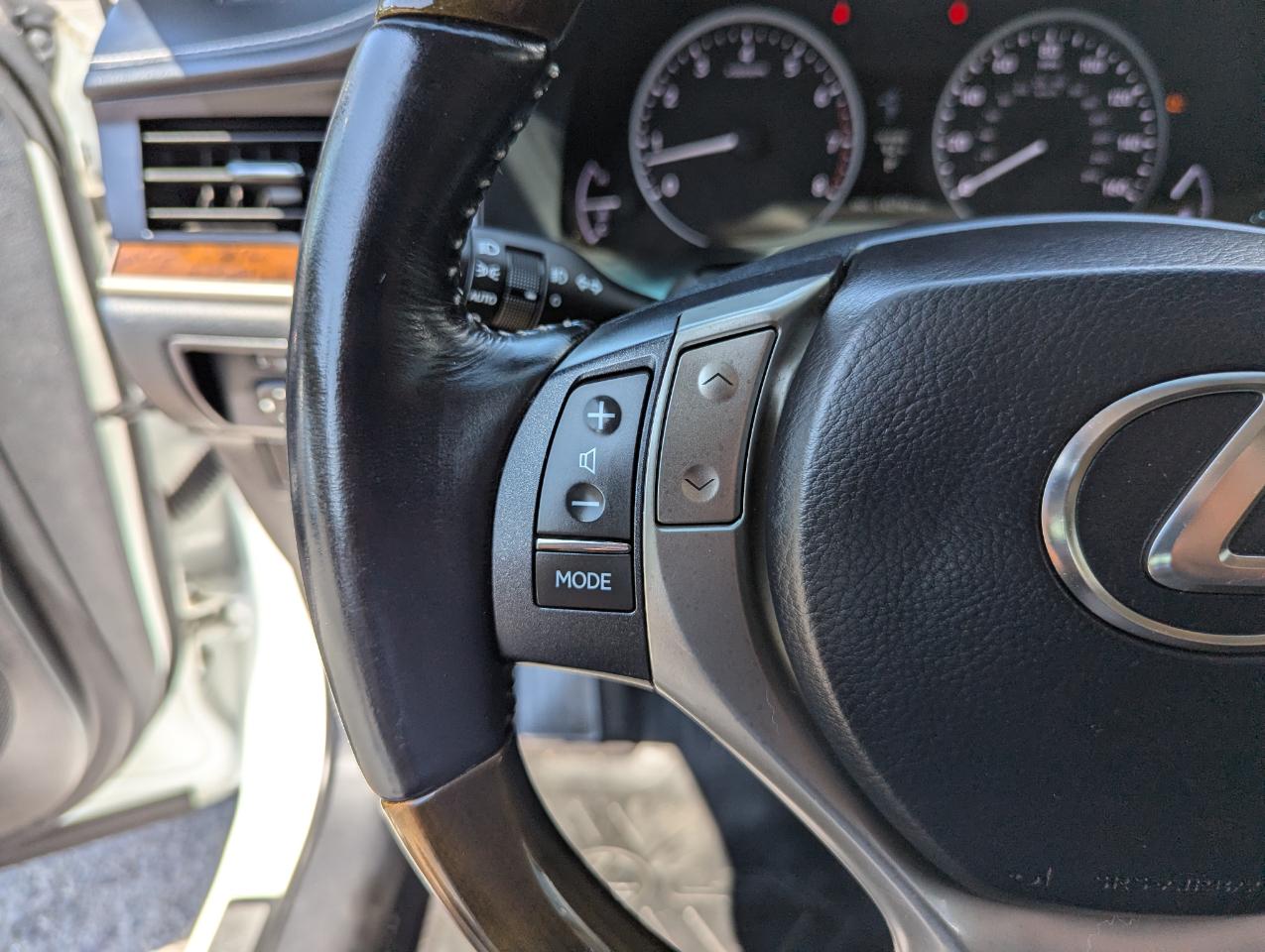 Lexus ES 350 4dr Sdn 2015