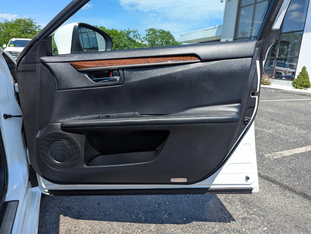 Lexus ES 350 4dr Sdn 2015