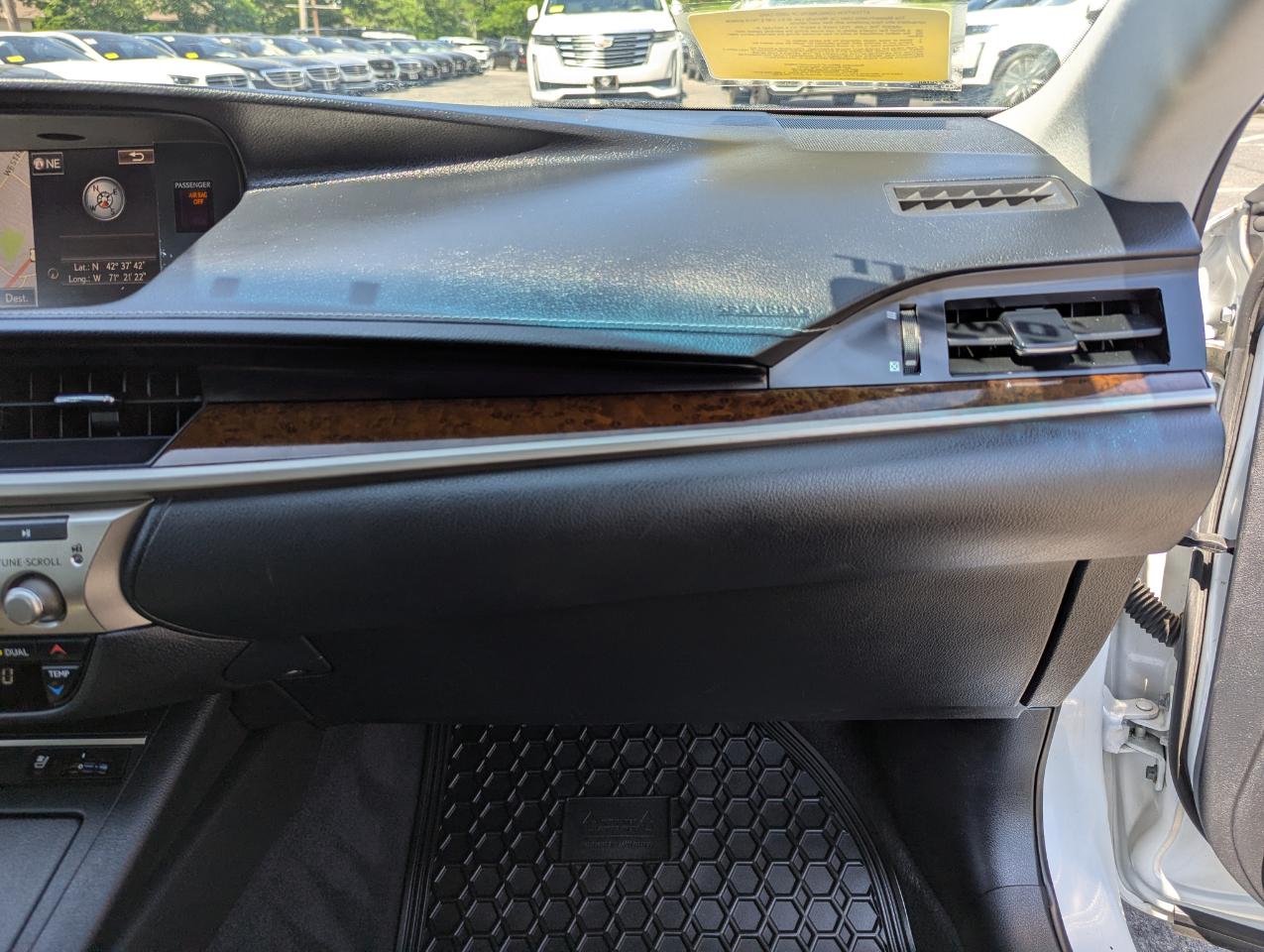 Lexus ES 350 4dr Sdn 2015