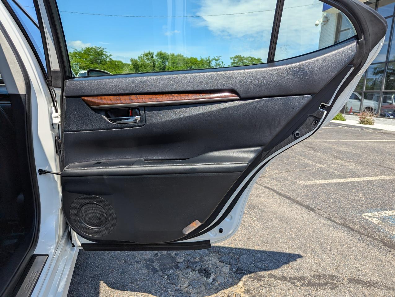 Lexus ES 350 4dr Sdn 2015
