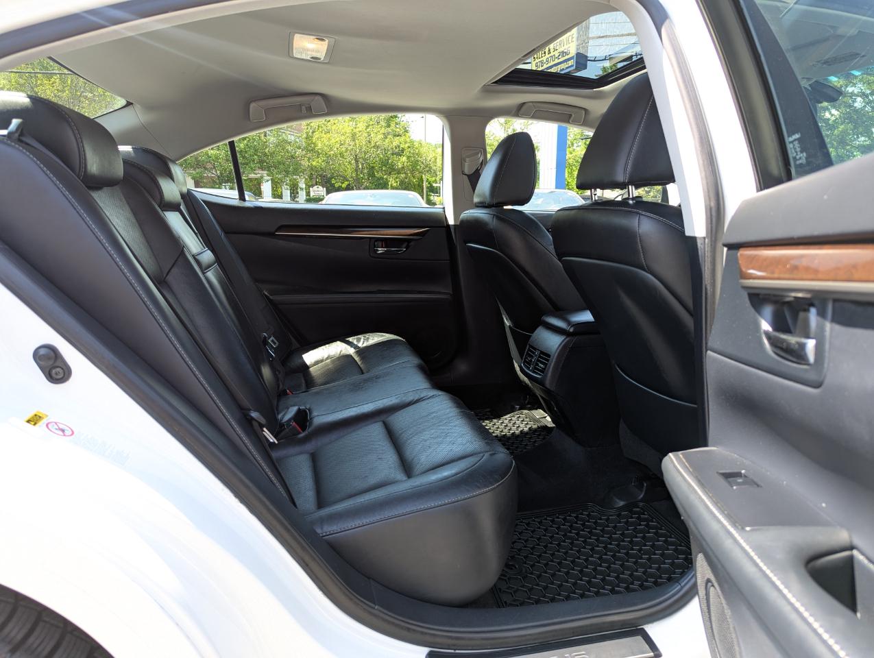 Lexus ES 350 4dr Sdn 2015