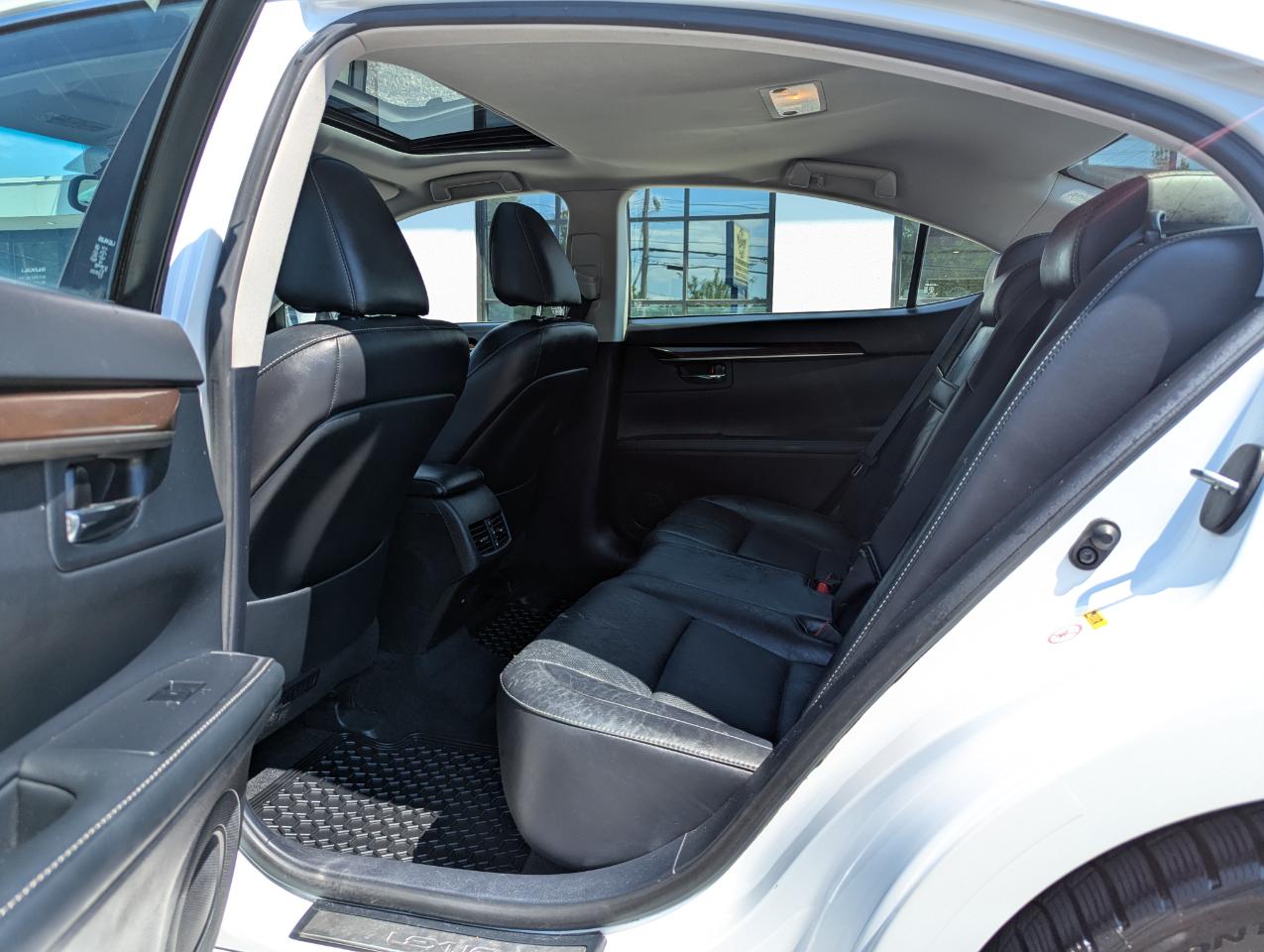 Lexus ES 350 4dr Sdn 2015