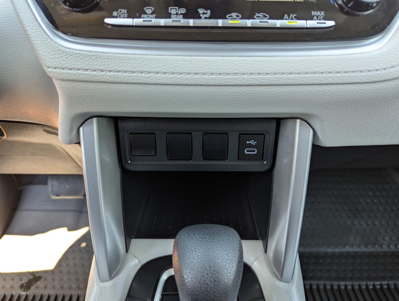 Toyota Corolla Cross L 2WD (Natl) 2023