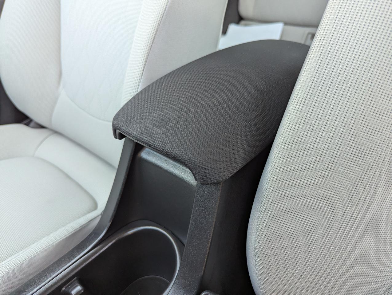 Toyota Corolla Cross L 2WD (Natl) 2023