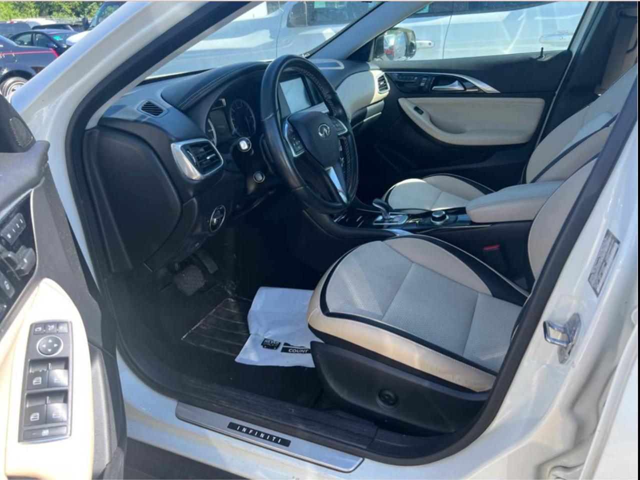 Infiniti QX30 LUXE AWD 2019
