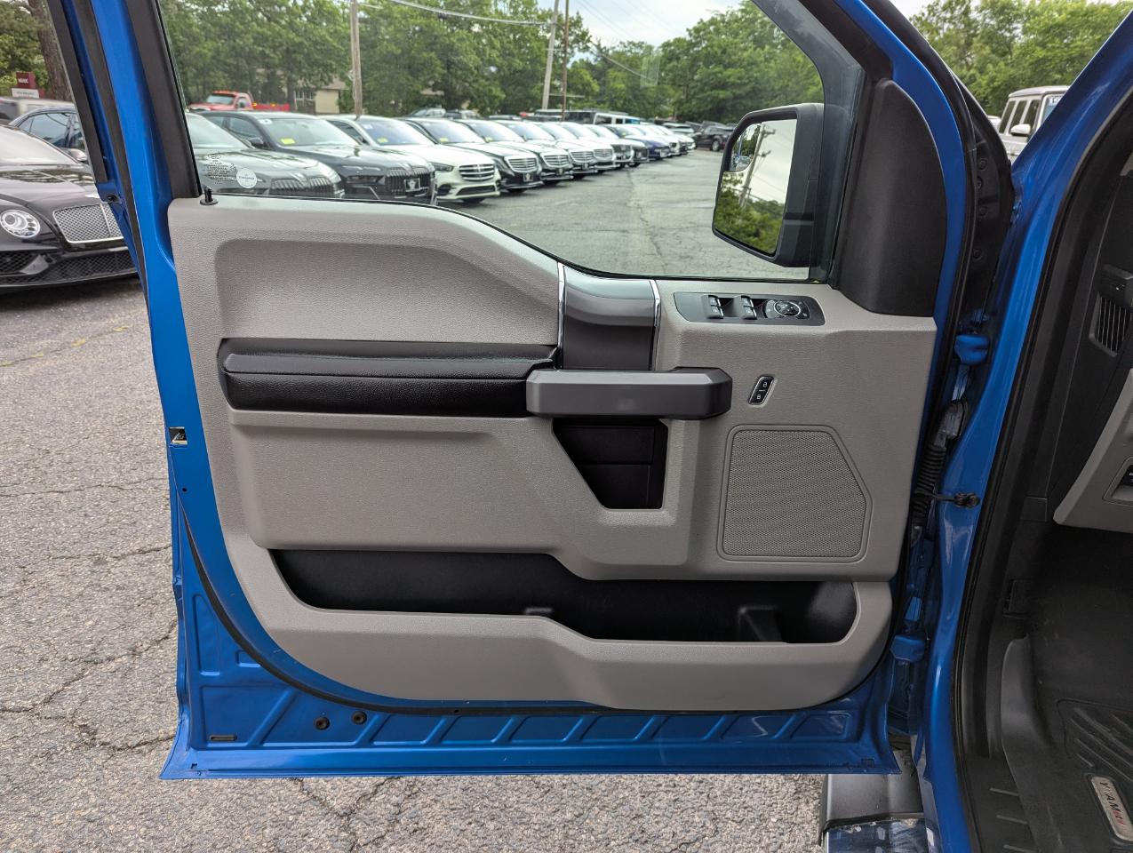 Ford F-150 4WD SuperCrew 139" XLT 2019