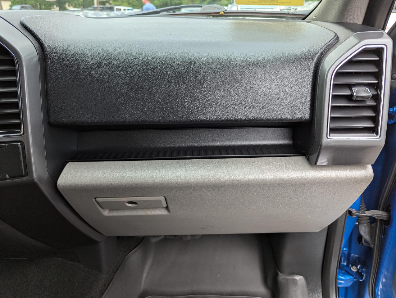Ford F-150 4WD SuperCrew 139" XLT 2019