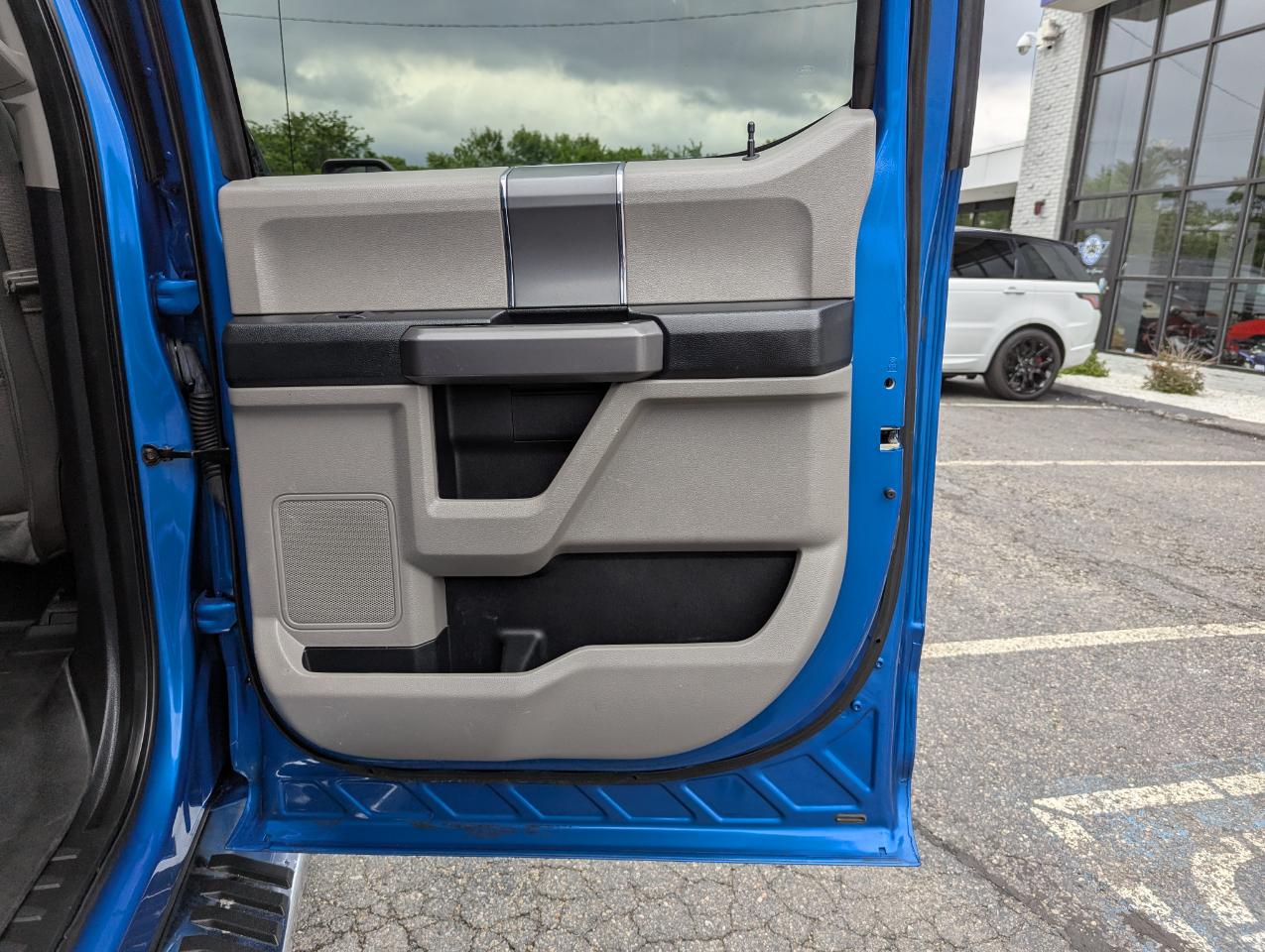 Ford F-150 4WD SuperCrew 139" XLT 2019