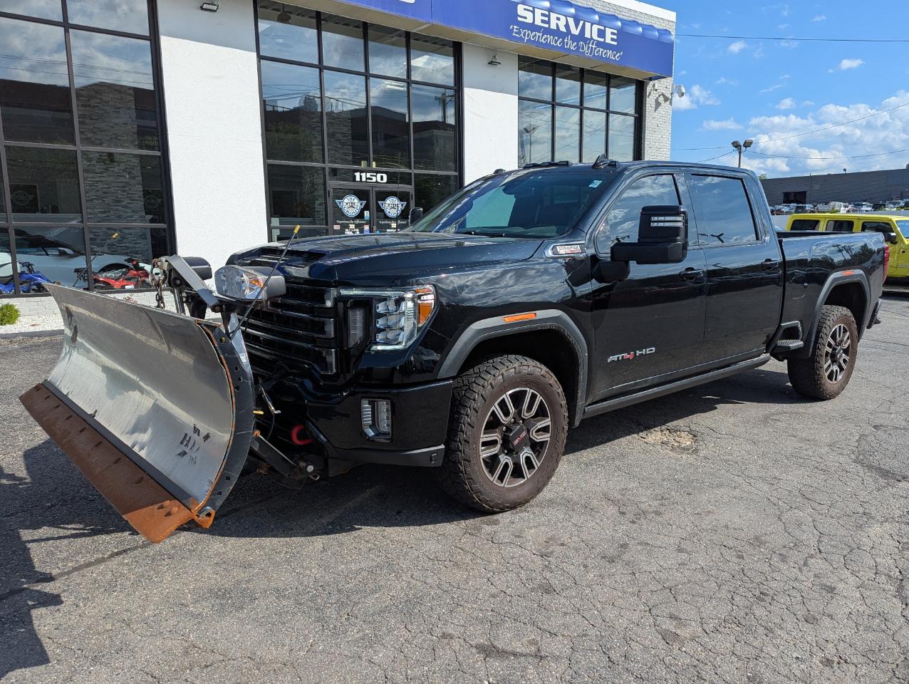 GMC Sierra 3500HD 4WD Crew Cab 159" AT4 2022