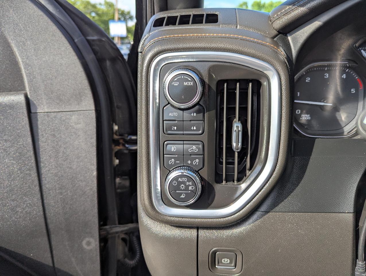 GMC Sierra 3500HD 4WD Crew Cab 159" AT4 2022