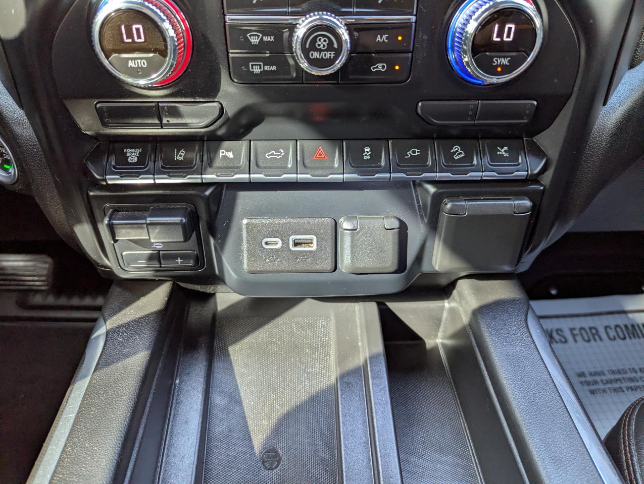 GMC Sierra 3500HD 4WD Crew Cab 159" AT4 2022