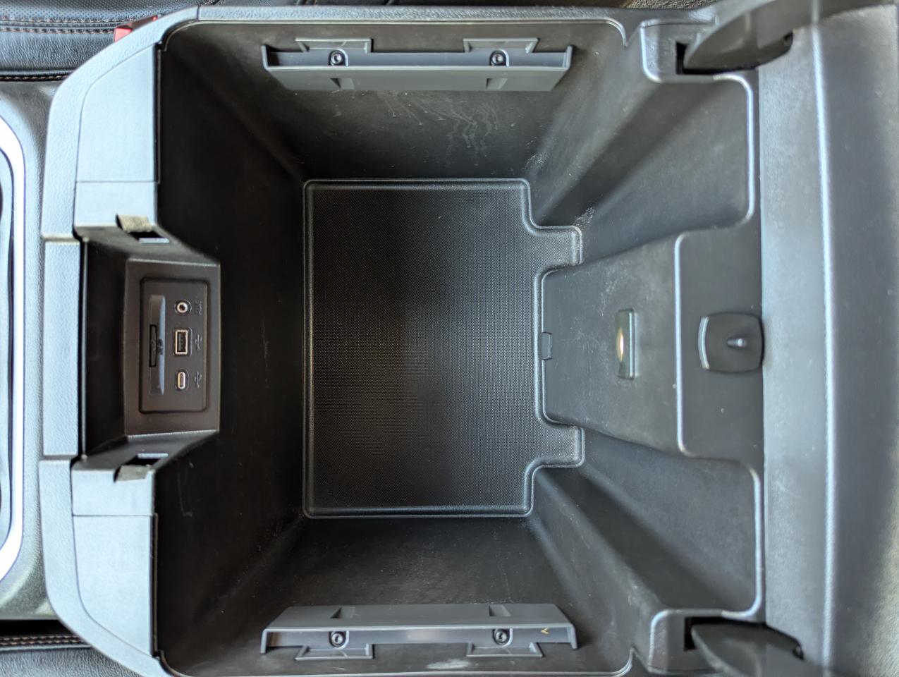 GMC Sierra 3500HD 4WD Crew Cab 159" AT4 2022