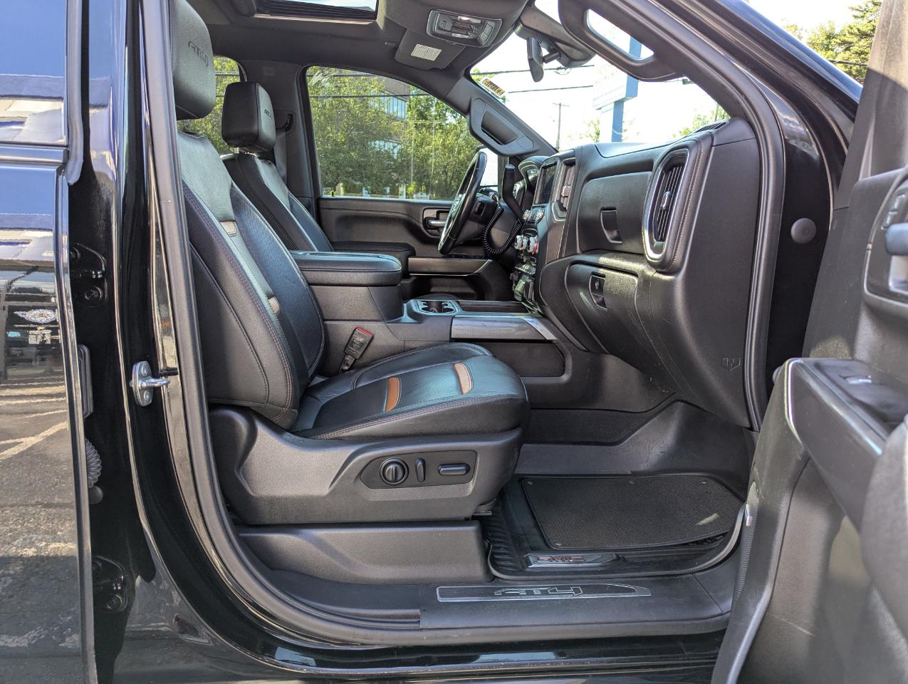 GMC Sierra 3500HD 4WD Crew Cab 159" AT4 2022