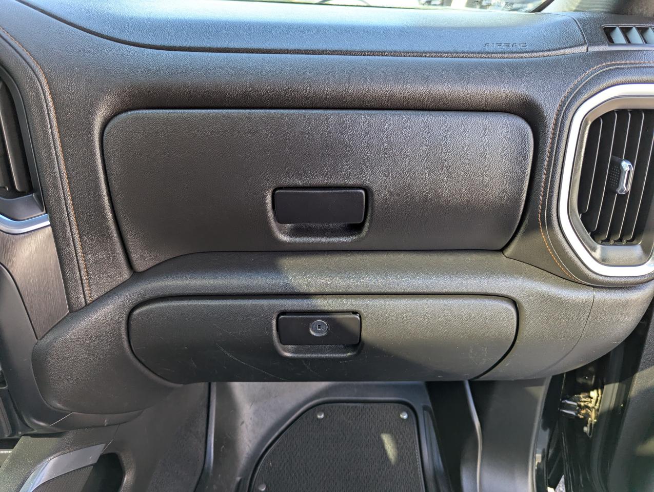 GMC Sierra 3500HD 4WD Crew Cab 159" AT4 2022