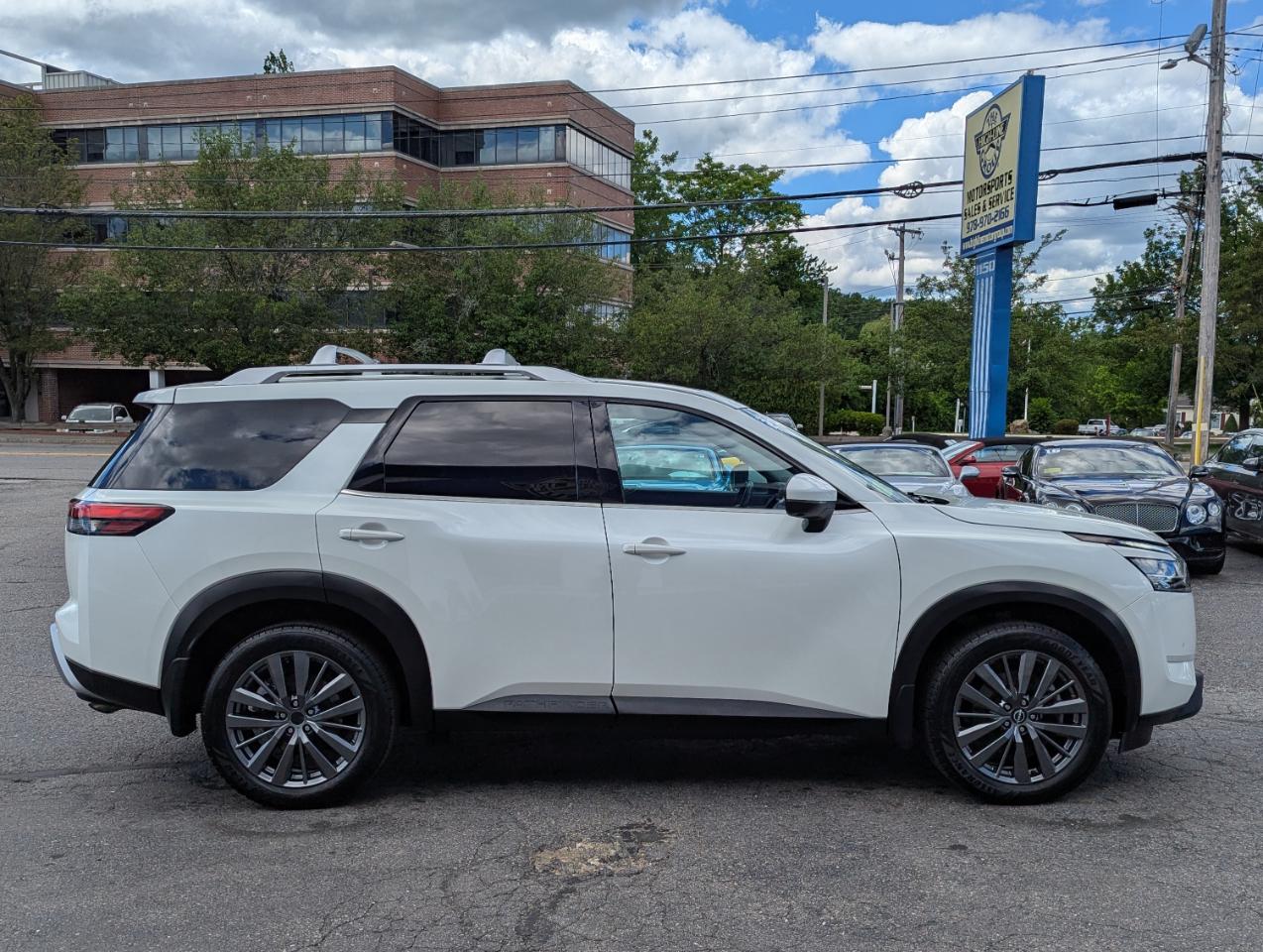 Nissan Pathfinder SL 4WD 2022