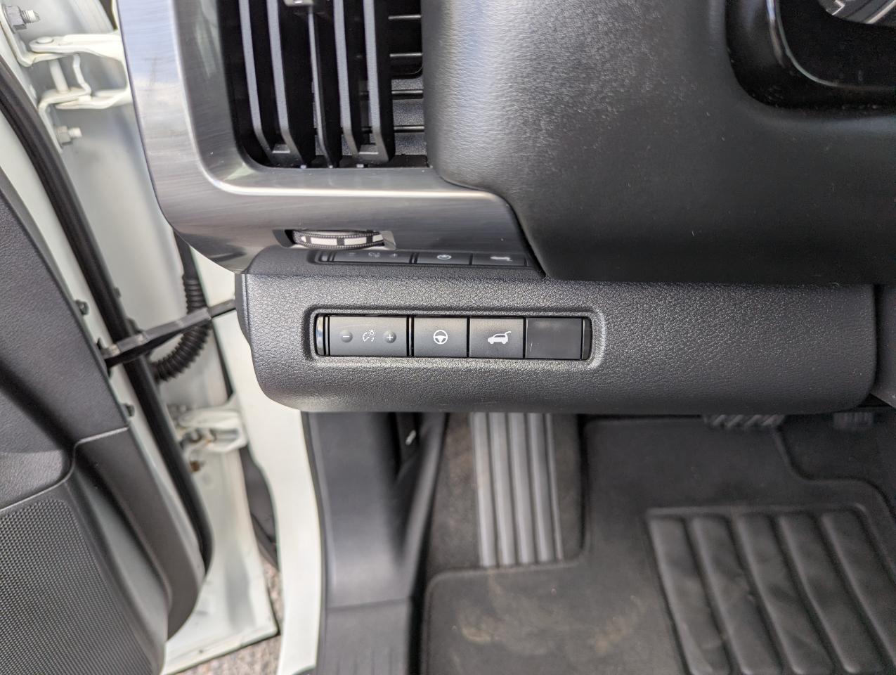 Nissan Pathfinder SL 4WD 2022