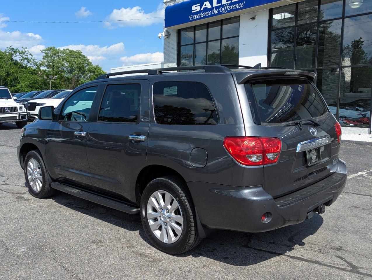 Toyota Sequoia Platinum 4WD (Natl) 2017