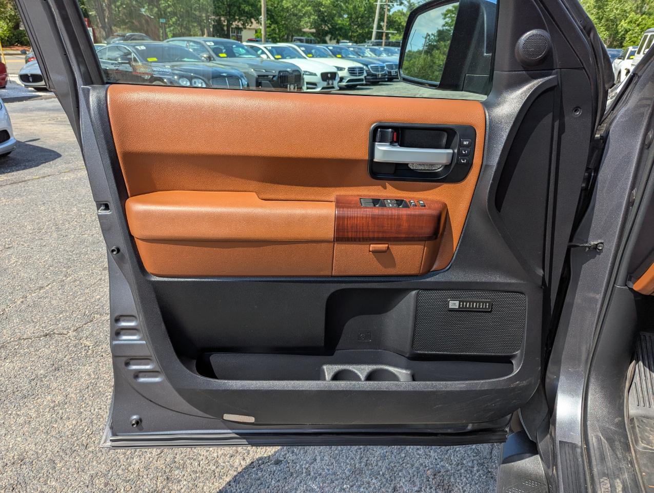 Toyota Sequoia Platinum 4WD (Natl) 2017