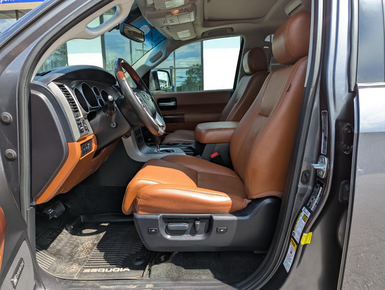 Toyota Sequoia Platinum 4WD (Natl) 2017