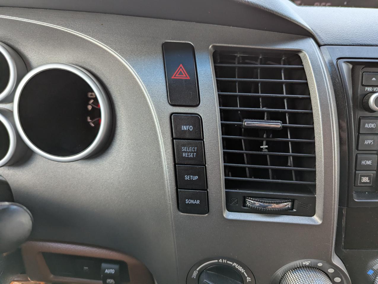 Toyota Sequoia Platinum 4WD (Natl) 2017