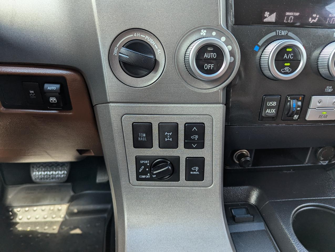 Toyota Sequoia Platinum 4WD (Natl) 2017