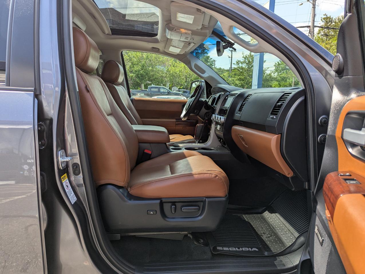 Toyota Sequoia Platinum 4WD (Natl) 2017