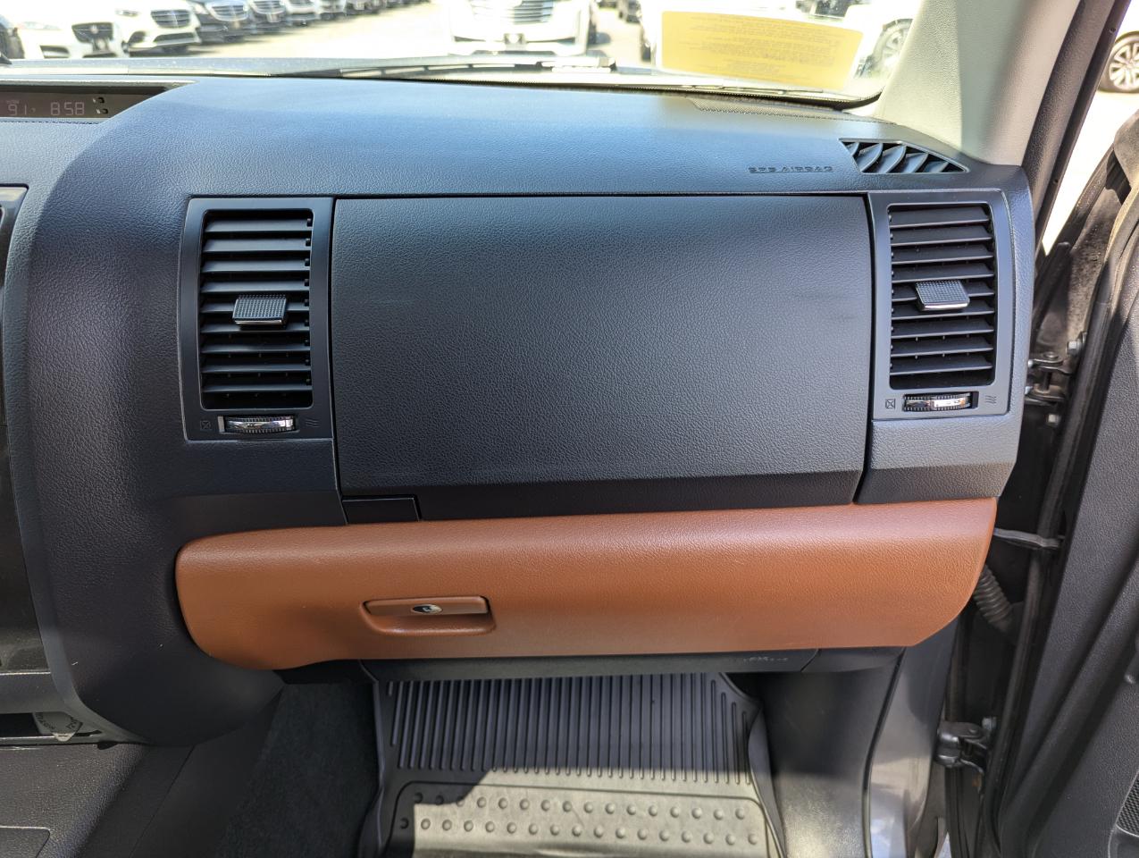 Toyota Sequoia Platinum 4WD (Natl) 2017