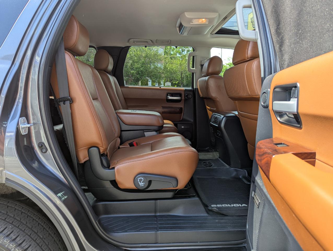 Toyota Sequoia Platinum 4WD (Natl) 2017