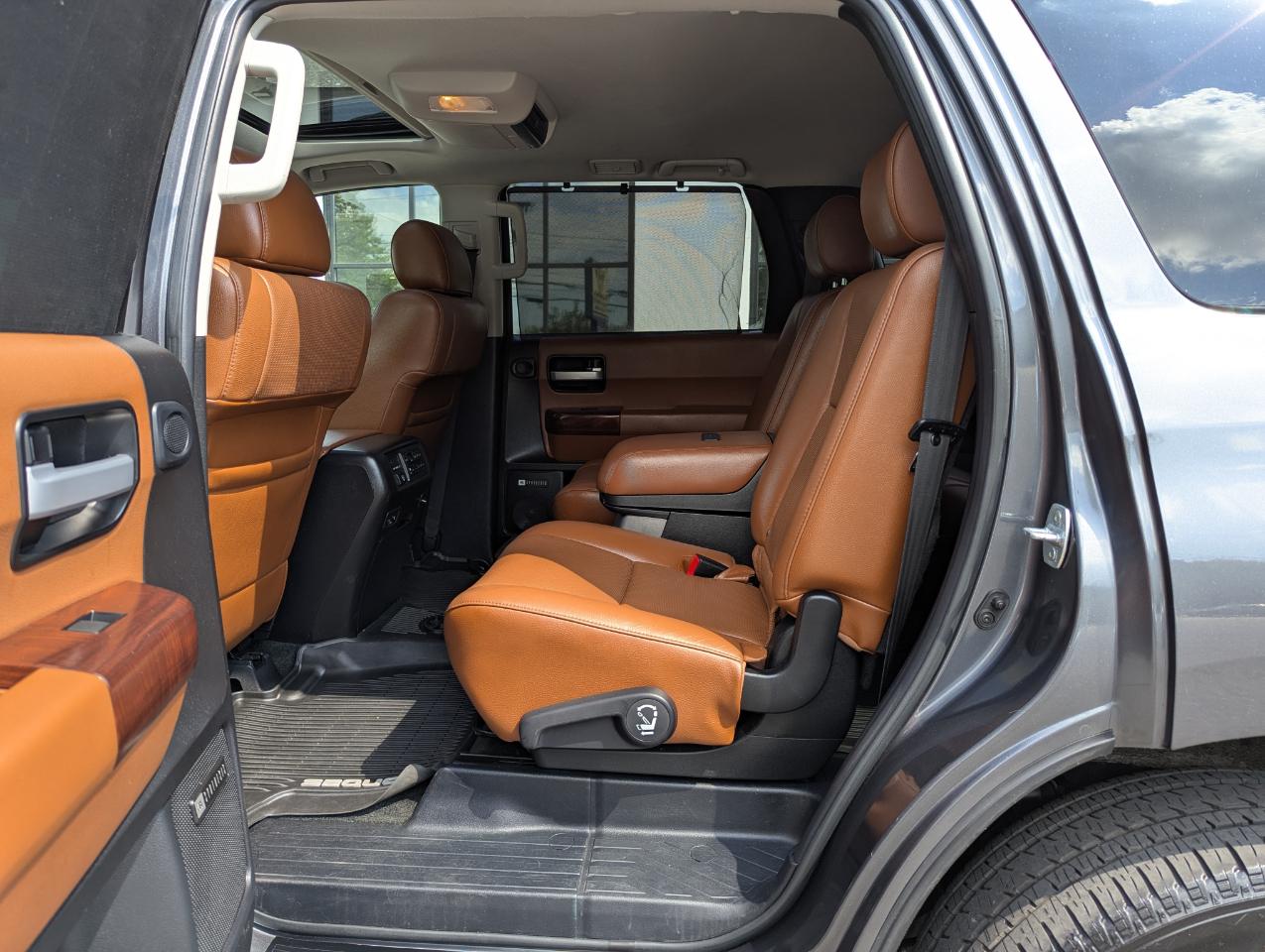 Toyota Sequoia Platinum 4WD (Natl) 2017