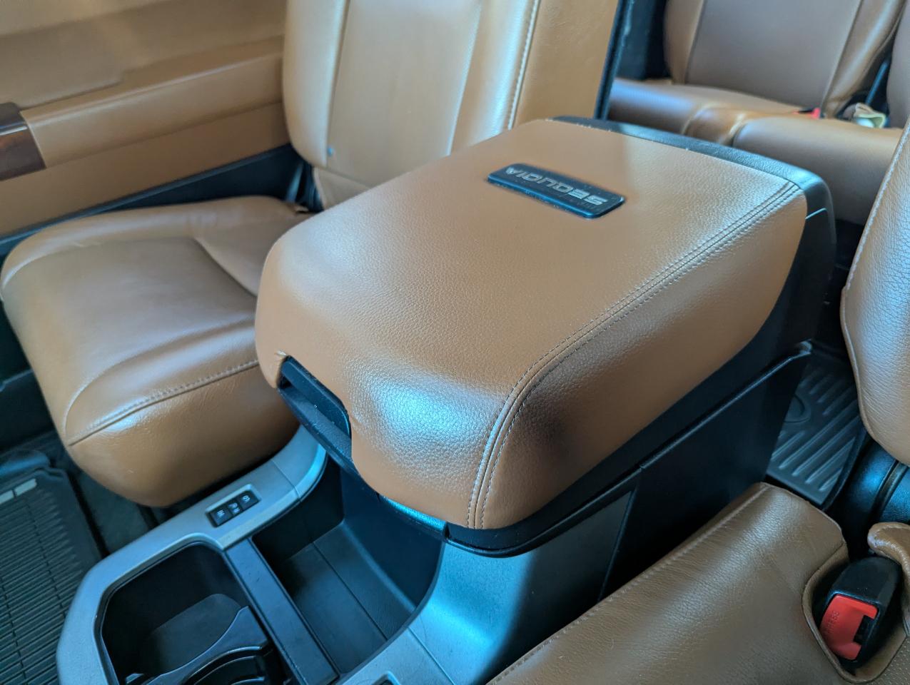 Toyota Sequoia Platinum 4WD (Natl) 2017