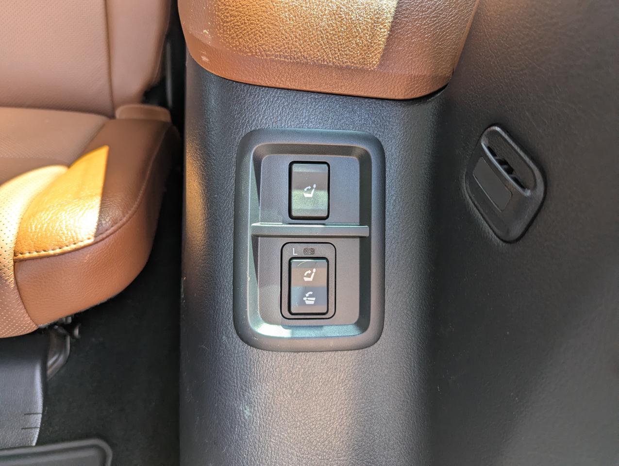 Toyota Sequoia Platinum 4WD (Natl) 2017