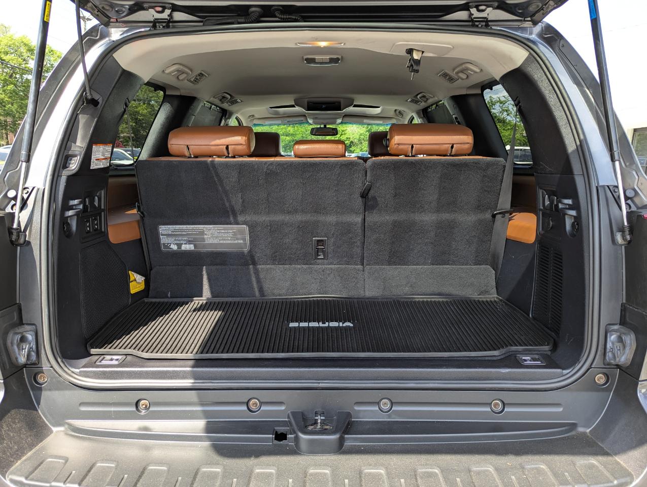 Toyota Sequoia Platinum 4WD (Natl) 2017