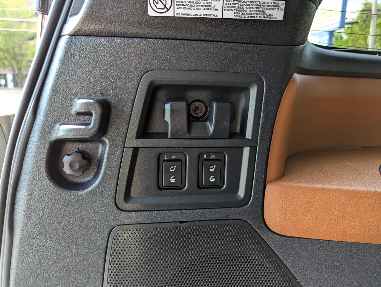 Toyota Sequoia Platinum 4WD (Natl) 2017