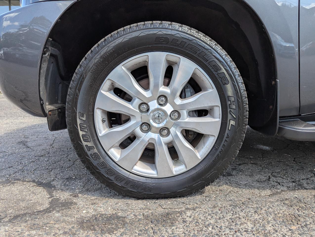 Toyota Sequoia Platinum 4WD (Natl) 2017