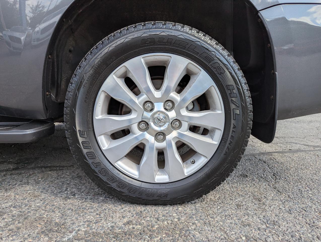 Toyota Sequoia Platinum 4WD (Natl) 2017