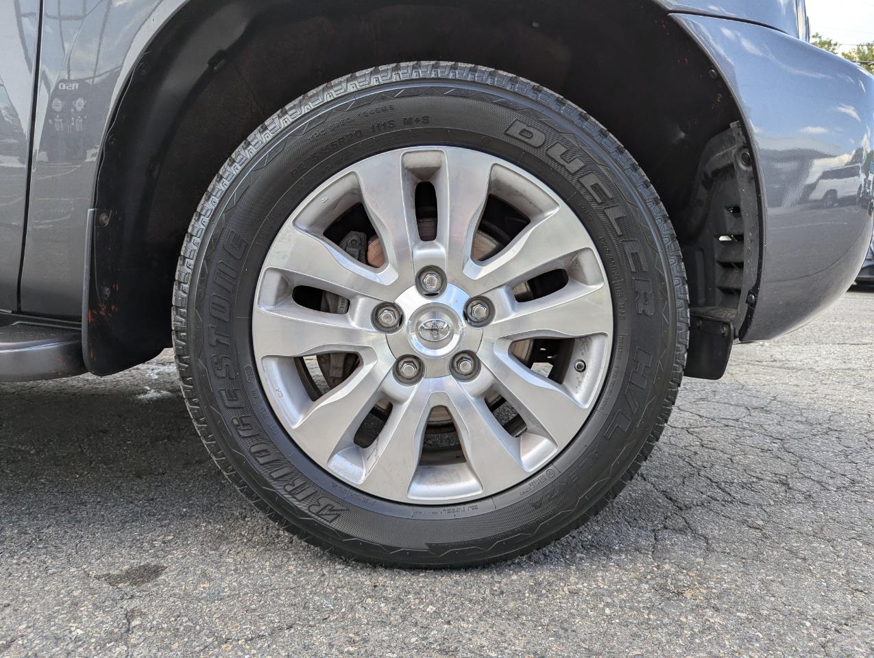 Toyota Sequoia Platinum 4WD (Natl) 2017