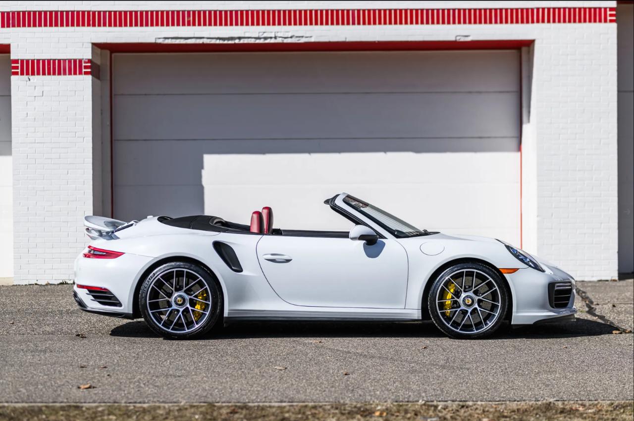 Porsche 911 Turbo S Cabriolet 2017
