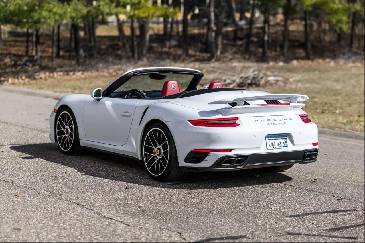 Porsche 911 Turbo S Cabriolet 2017