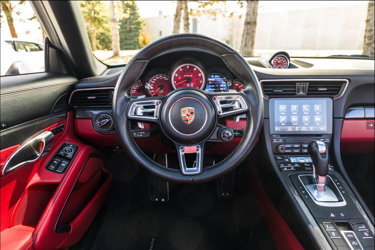 Porsche 911 Turbo S Cabriolet 2017