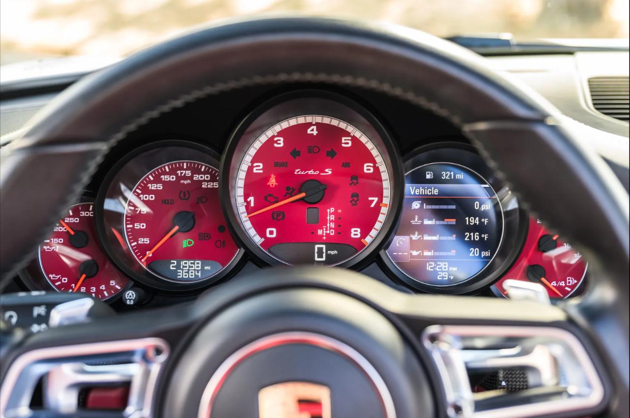 Porsche 911 Turbo S Cabriolet 2017