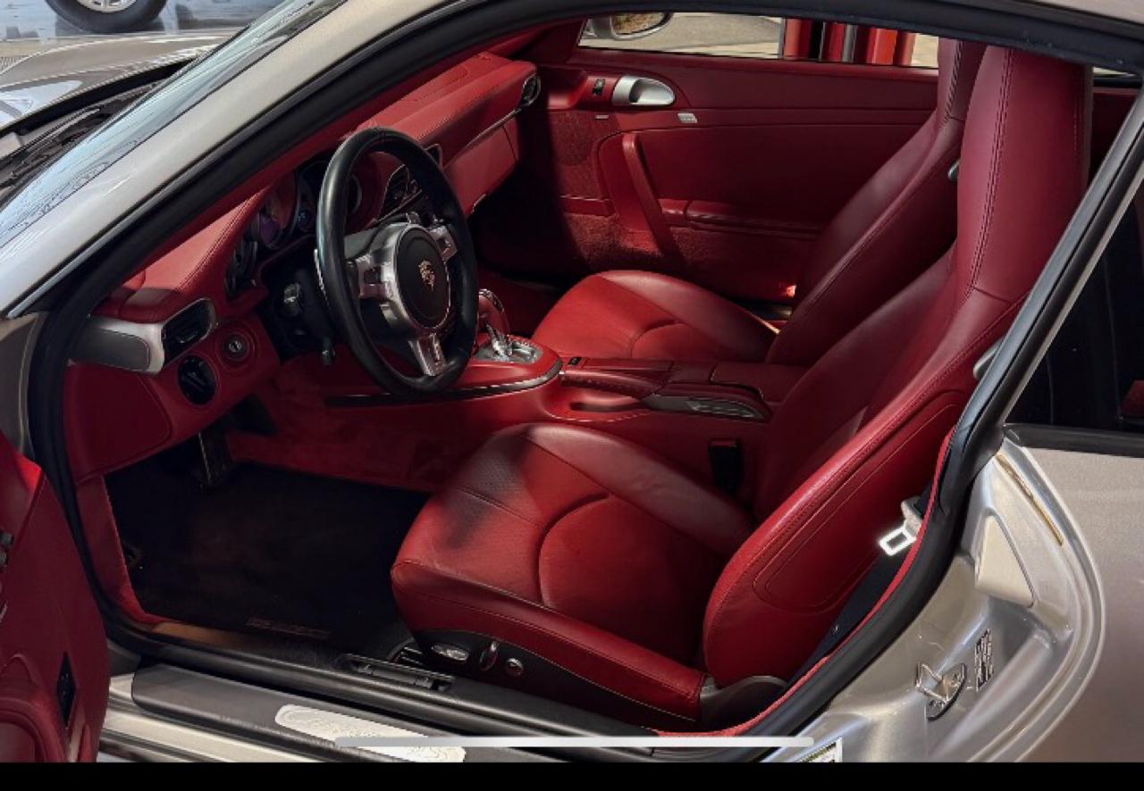Porsche 911 Carrera 4S 2D Coupe 2011