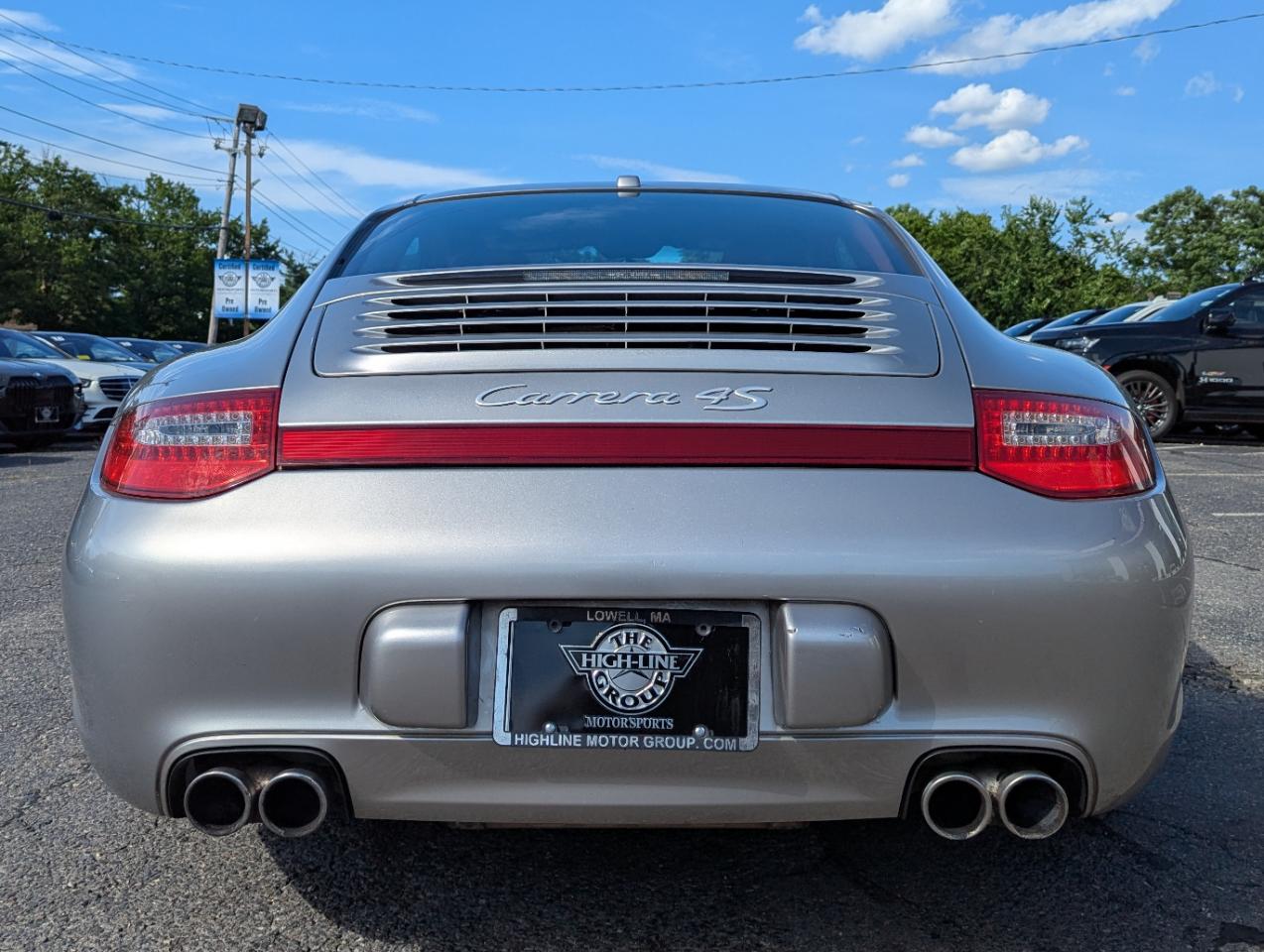 Porsche 911 Carrera 4S 2D Coupe 2011
