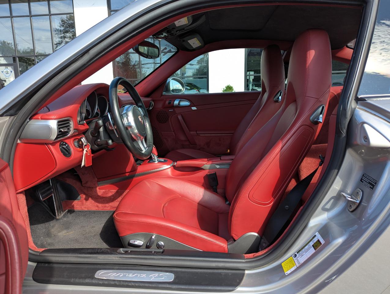 Porsche 911 Carrera 4S 2D Coupe 2011