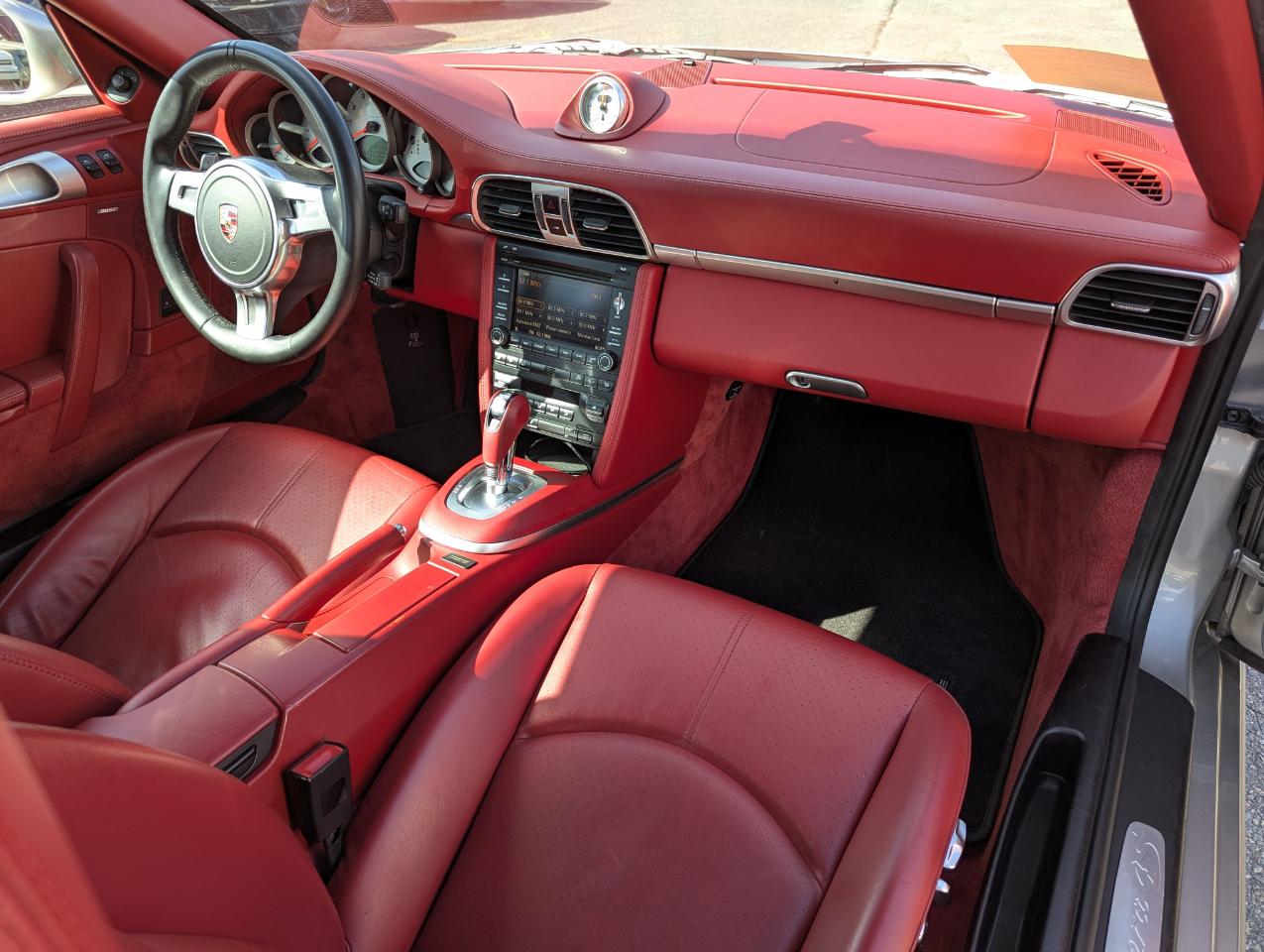 Porsche 911 Carrera 4S 2D Coupe 2011