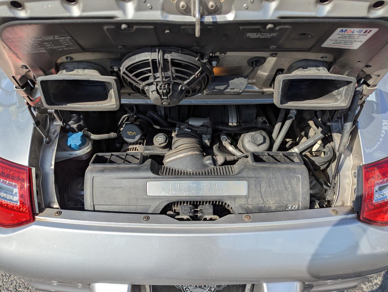 Porsche 911 Carrera 4S 2D Coupe 2011