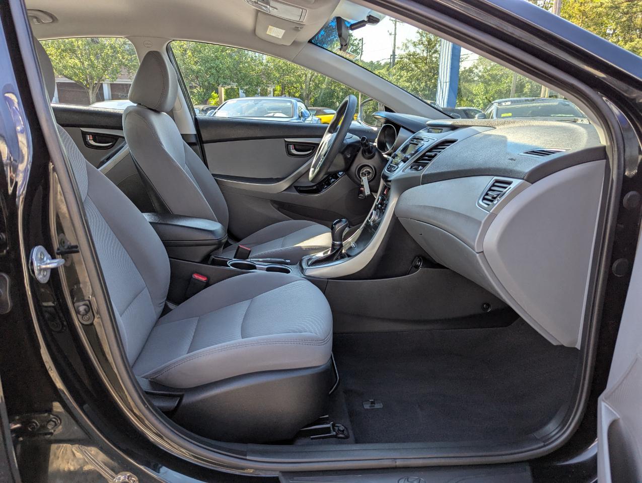 Hyundai Elantra 4dr Sdn Auto SE 2016